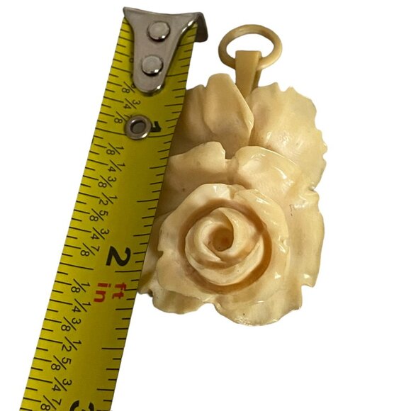 19th Century Victorian Ivory Bone Rose Pendant - Picture 6 of 6